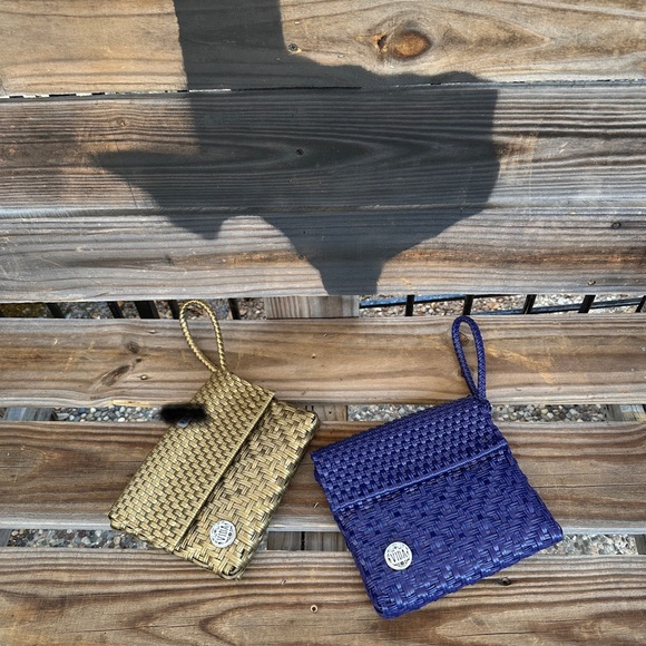 Recycled plastic wristlet - Picture 1 of 3